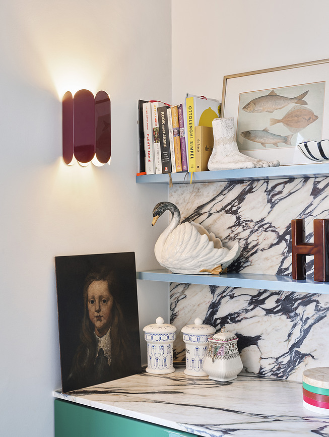 Arcs Switch Stenska svetilka, temno rdeča