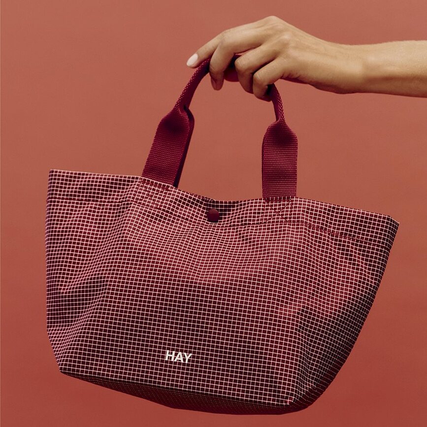 Bolso Grid mini burdeos