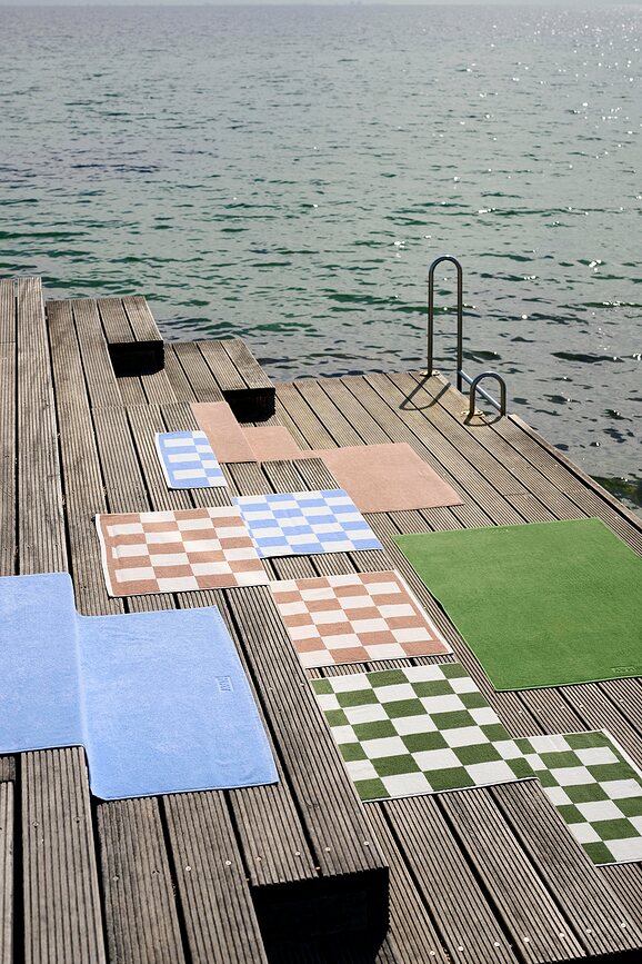 Check Brisača, 70 x 136 cm, kavna