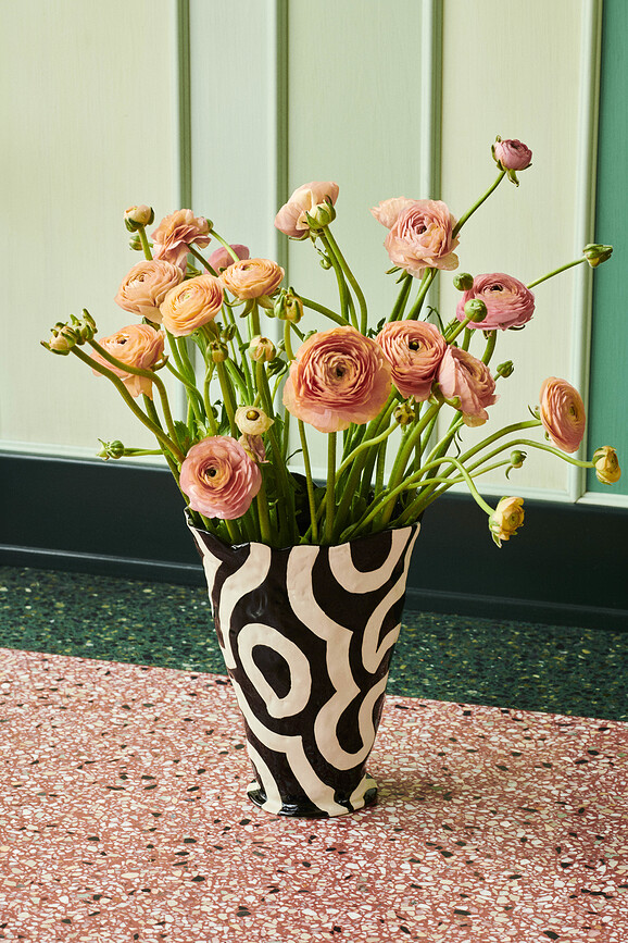 Jessica Hans Shadow Vase, noir et blanc