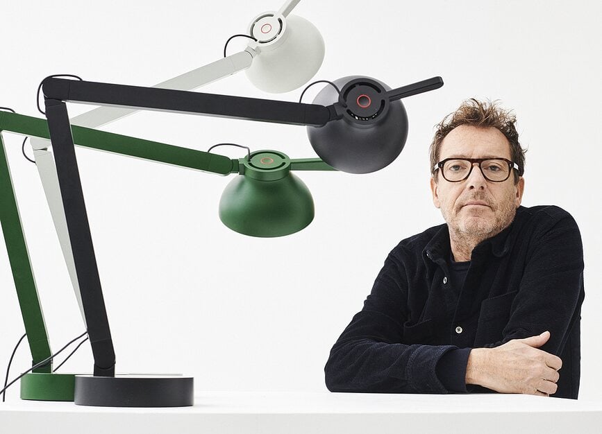 Lámpara de Escritorio Hay PC, negra, con base y abrazadera para tablero