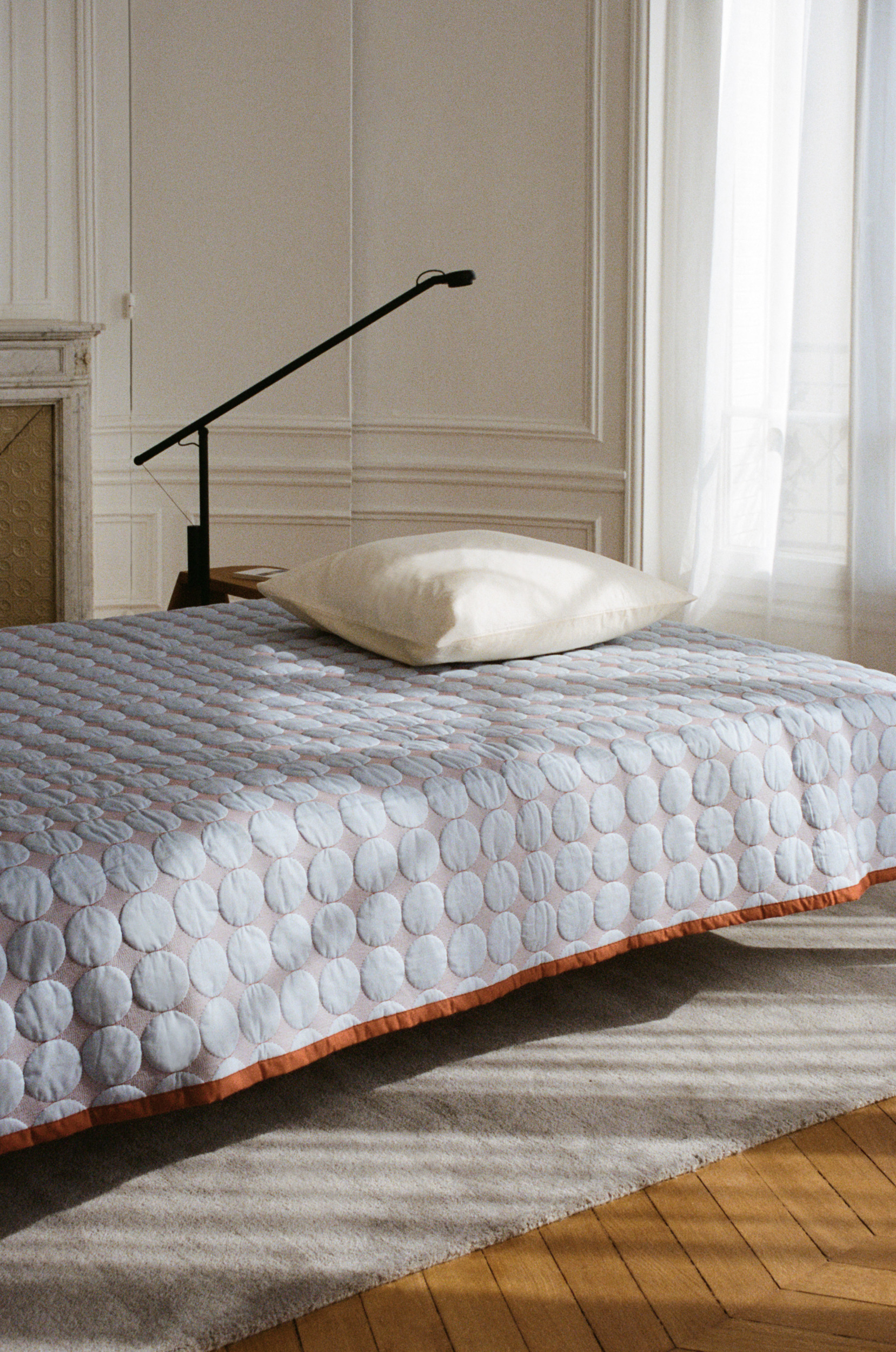 Mega Dot Throw blanket 235 x 245 cm