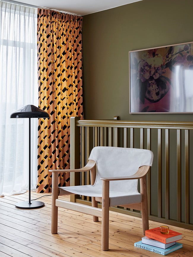 Pao Podna Lampa crna čelična