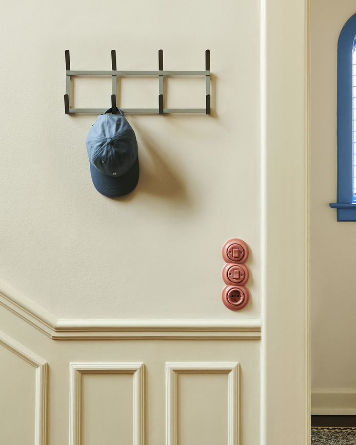 Perchero de pared Tape S, gris