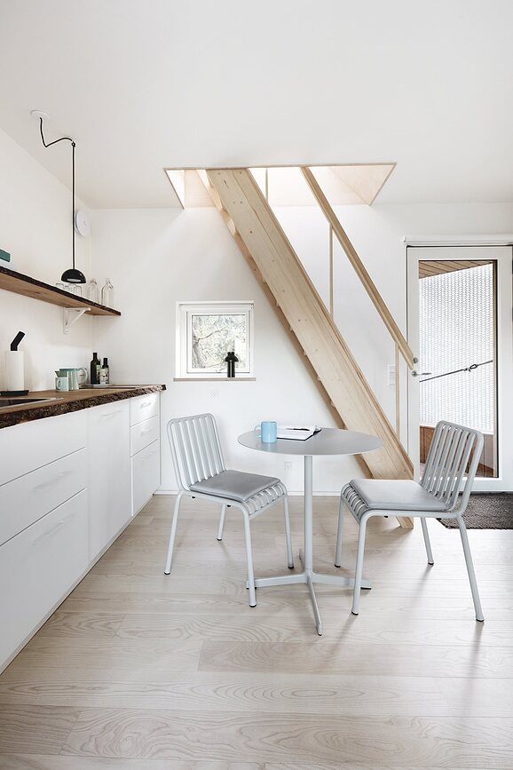 Porter Stojalo za papirnate brisače, črno