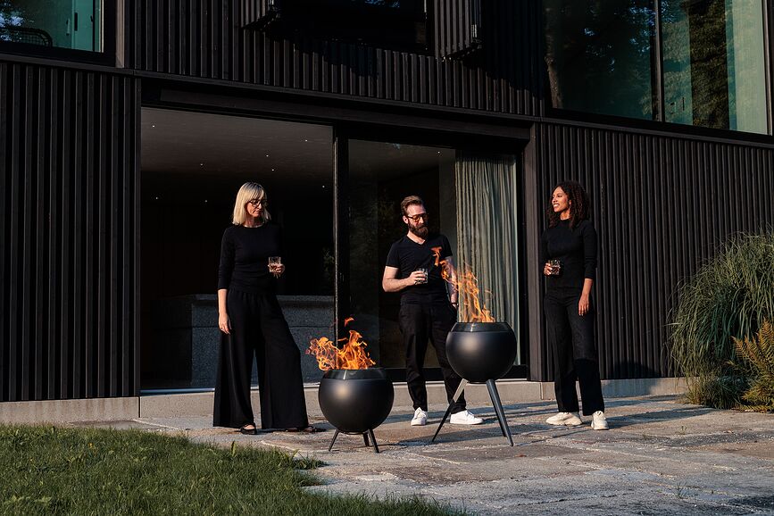 Brasero Moon, negro, con dos soportes, bajo y alto