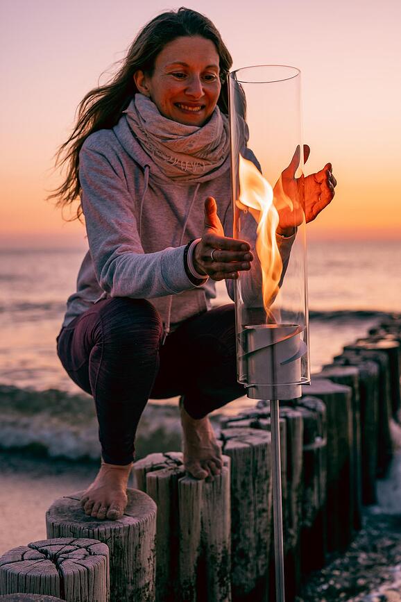 Farol dorado Spin II, mediano, con base