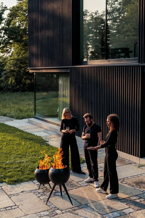 Moon Ognjište s niskim i visokim postoljem crno