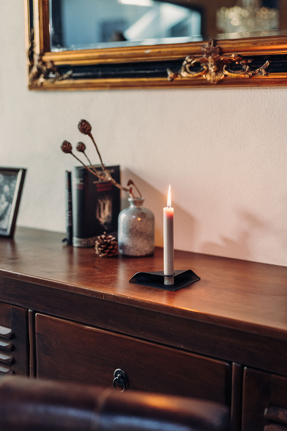 Square Svečnik, črn