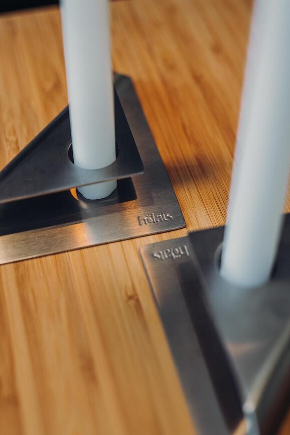 Square Svečnik, črn