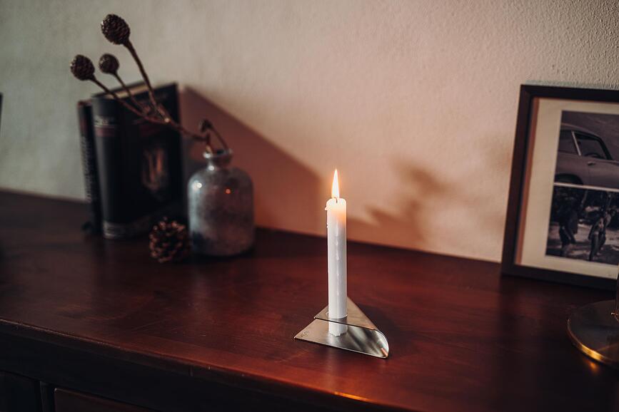 Square Svečnik, črn