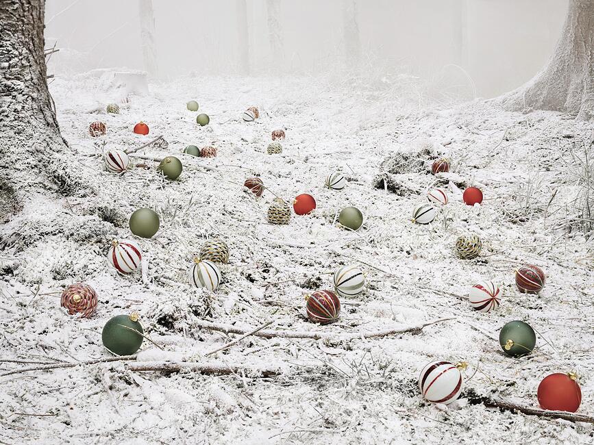 Souvenir Božična Kroglica z luskastim vzorcem, 8 cm, rdeča