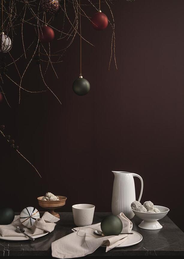 Souvenir Kuglica s uzorkom ljuski 8 cm crvena