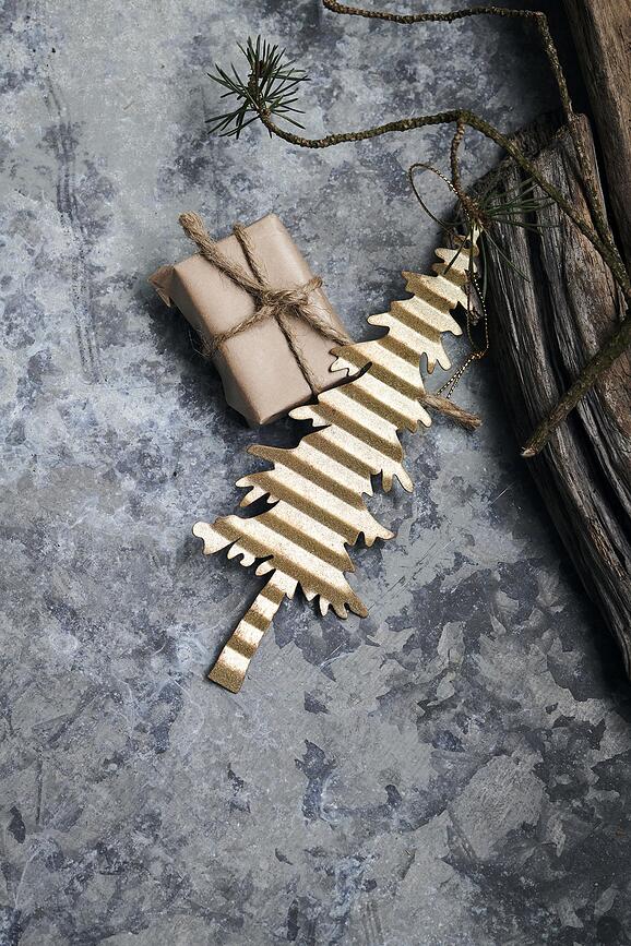 Adorno Árbol de Navidad Tin, dorado