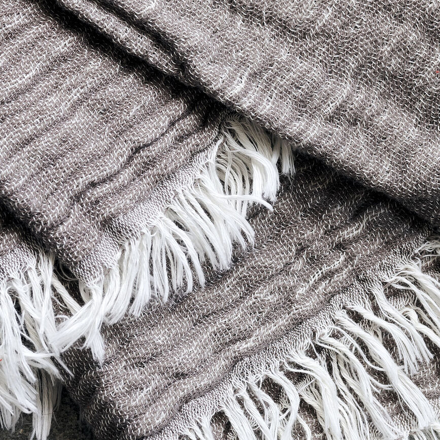 Alice Pregrinjalo, bež