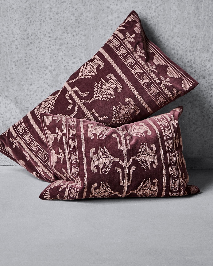 kissen 30 x 30 Dekokissen sortiert 100% Polyester B/L: ca. 30x30 cm Das Warten hat ein