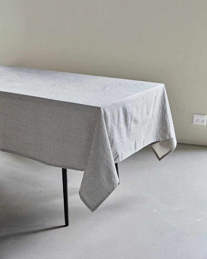 HDBlock Stolnjak prugasti crni 260 x 150 cm