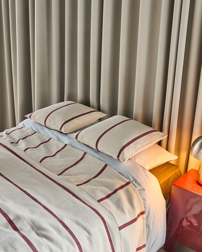 HDNula Prevleka za vzglavnik črtasta, 50 x 50 cm, kremno-rdeča