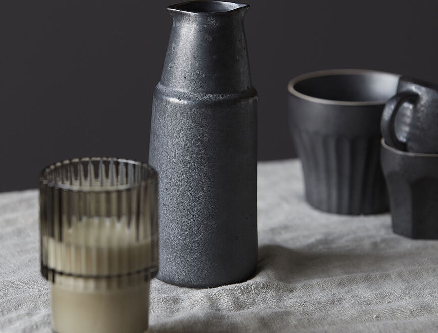 Jarra Pion, gris y blanca