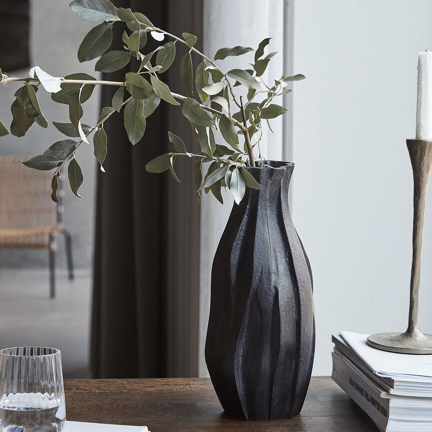 Jarrón de latón Buddy, acabado bronceado