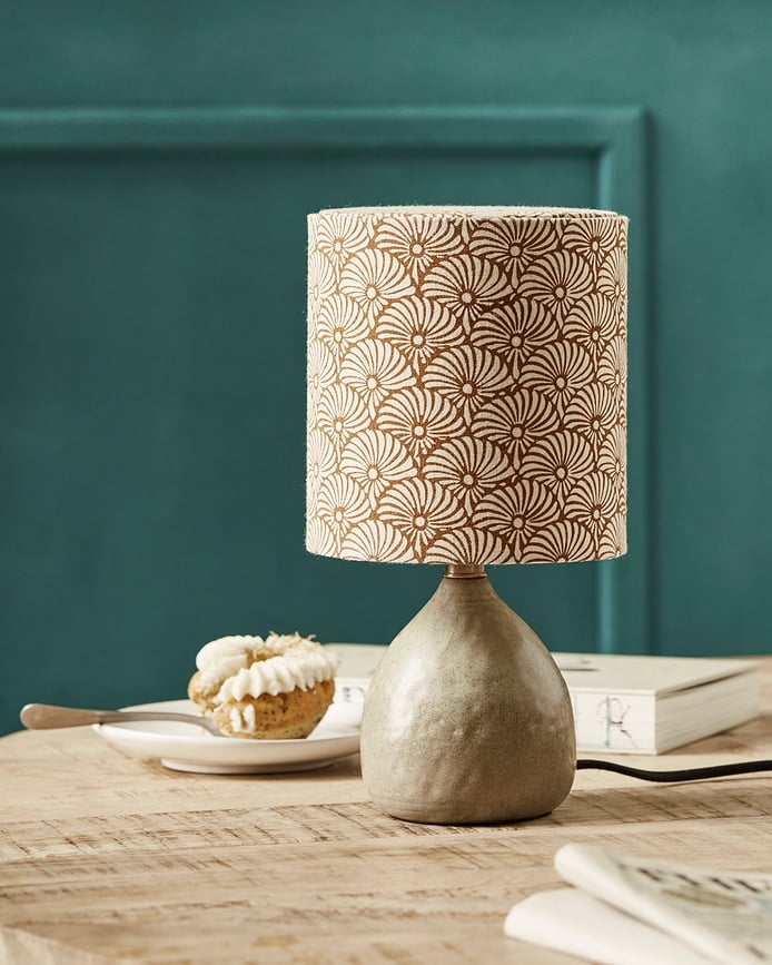 Lámpara de Mesa Flores, blanco y negro