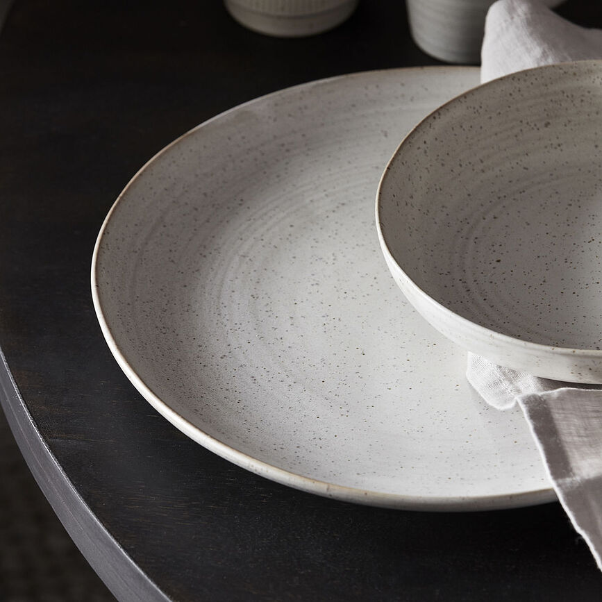 Pion Assiette Plate, noire et brune