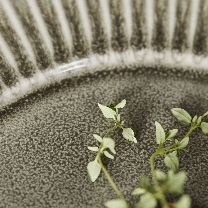 Pleat Jedilni krožnik, 27 cm