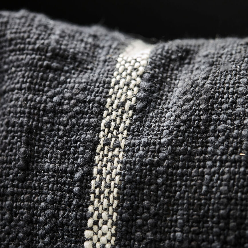 Tuur Pregrinjalo, 130 x 180 cm, črno-belo