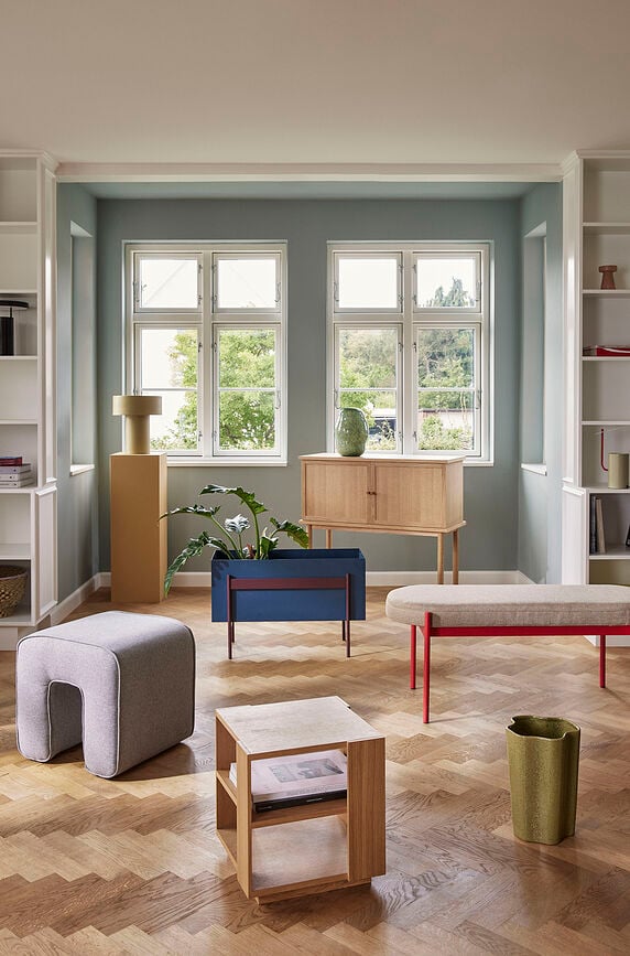 Aki Namizna svetilka, kaki