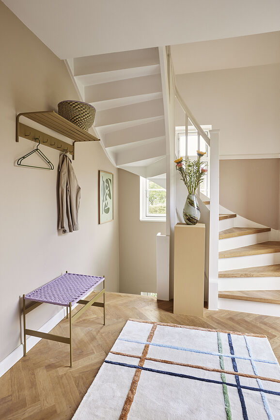 Apply Κρεμάστρα, μαύρη