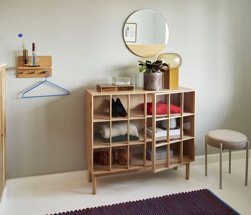 Apply Obešalnik, črn