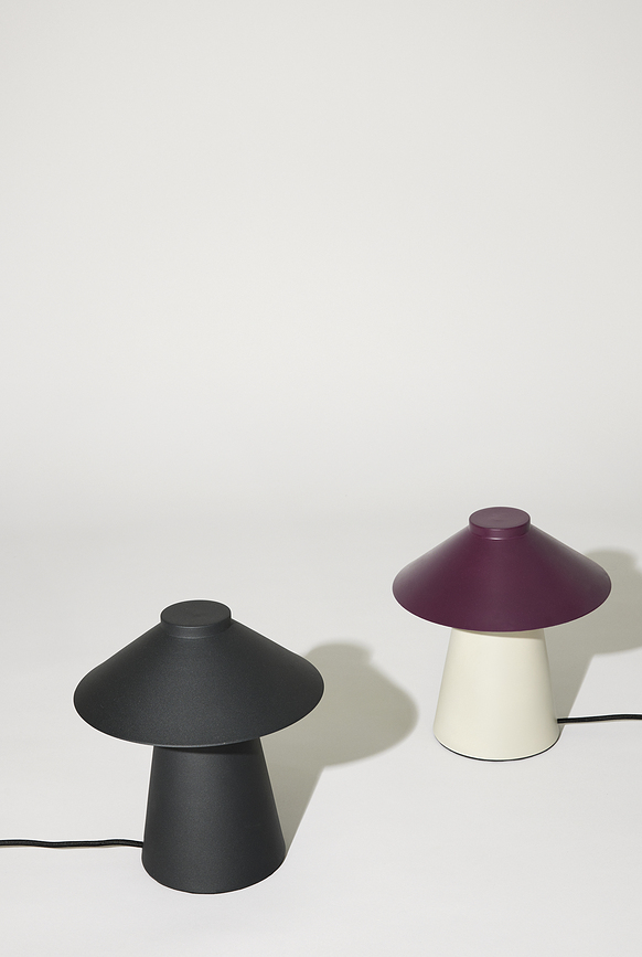 Chipper Lampe de Table, blanche et bordeaux