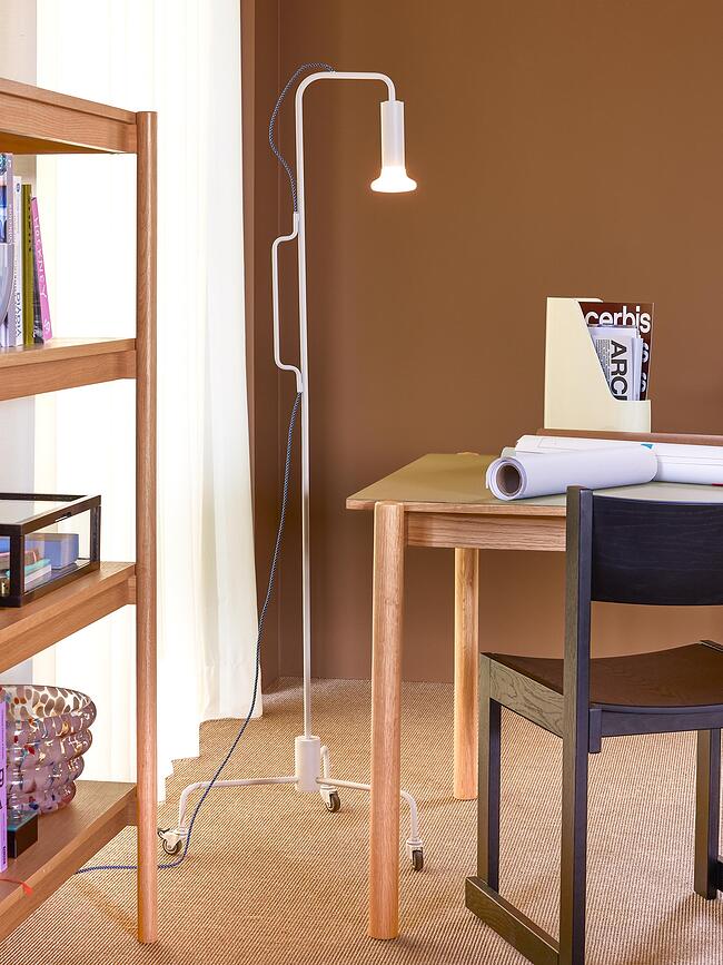 Ido Talna svetilka, svetlo siva