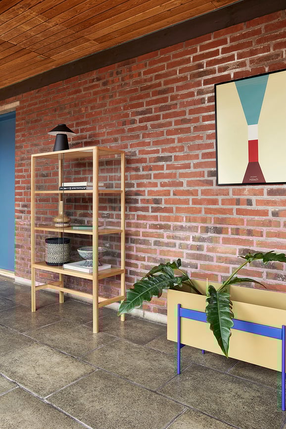 Lámpara de mesa Chipper, blanco y burdeos