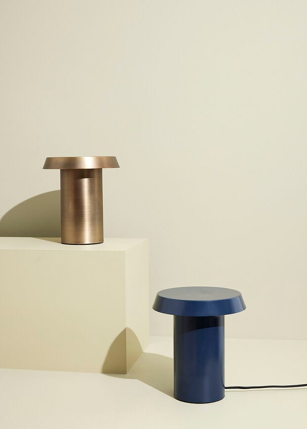 Lámpara de mesa Keen, azul oscuro