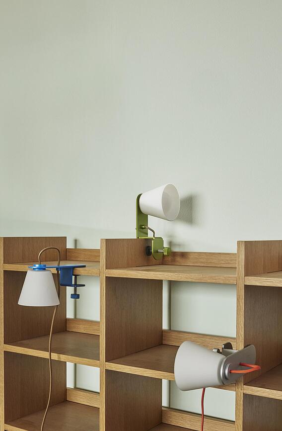 Lámpara de pared Lure, azul, con pinza de sujeción para escritorio