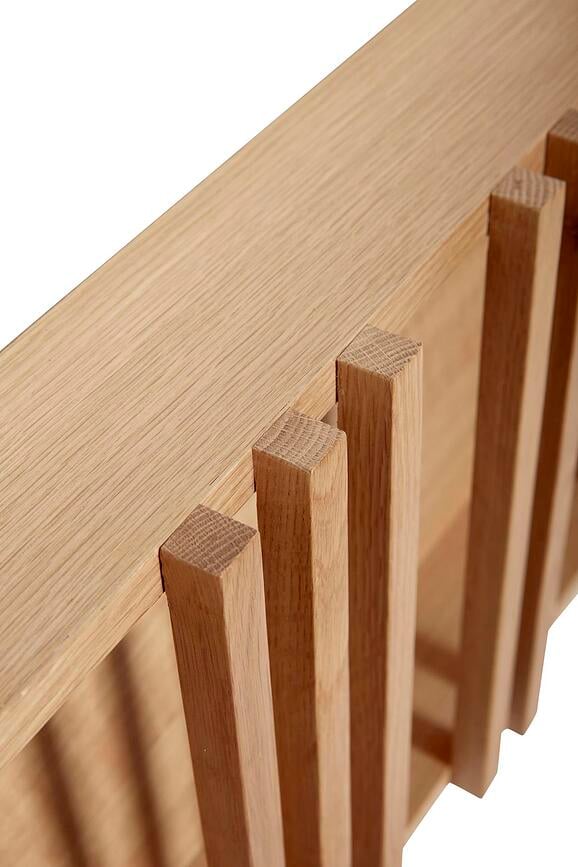 Revistero de madera de roble Hübsch, horizontal