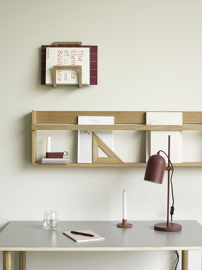 Revistero de pared de roble Market