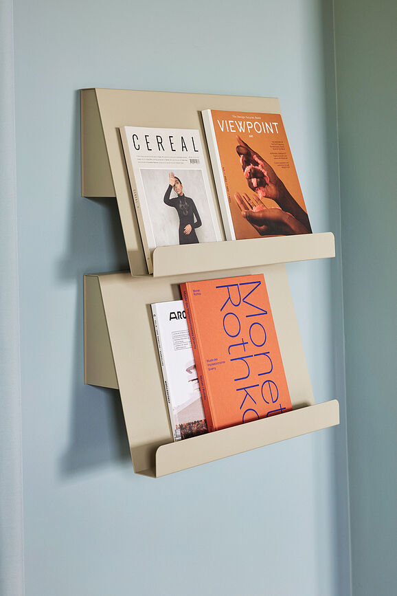 Slope Stensko stojalo za revije, peščeno