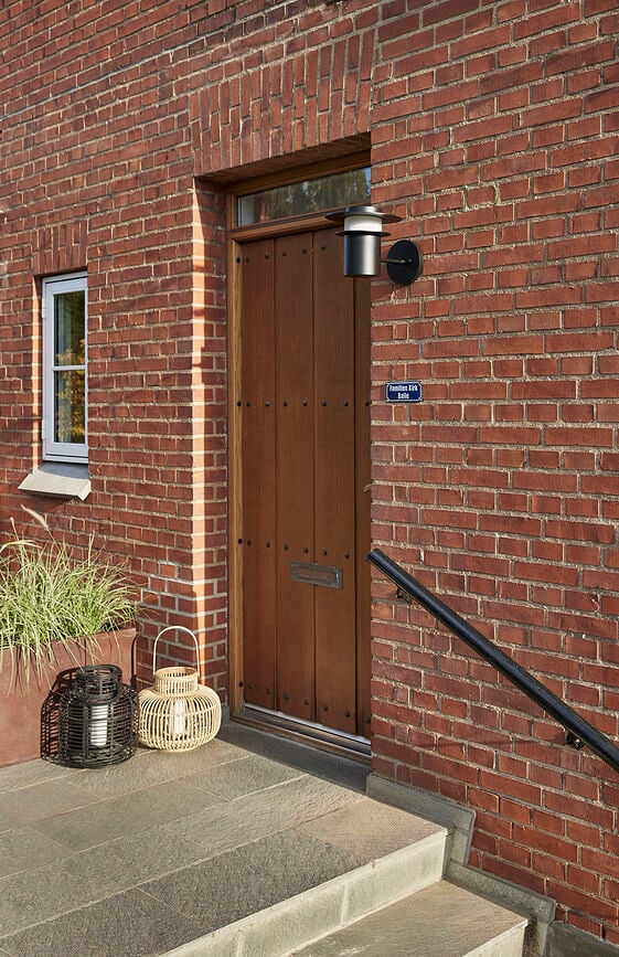 Suburb Zidna Svjetiljka vanjska crna