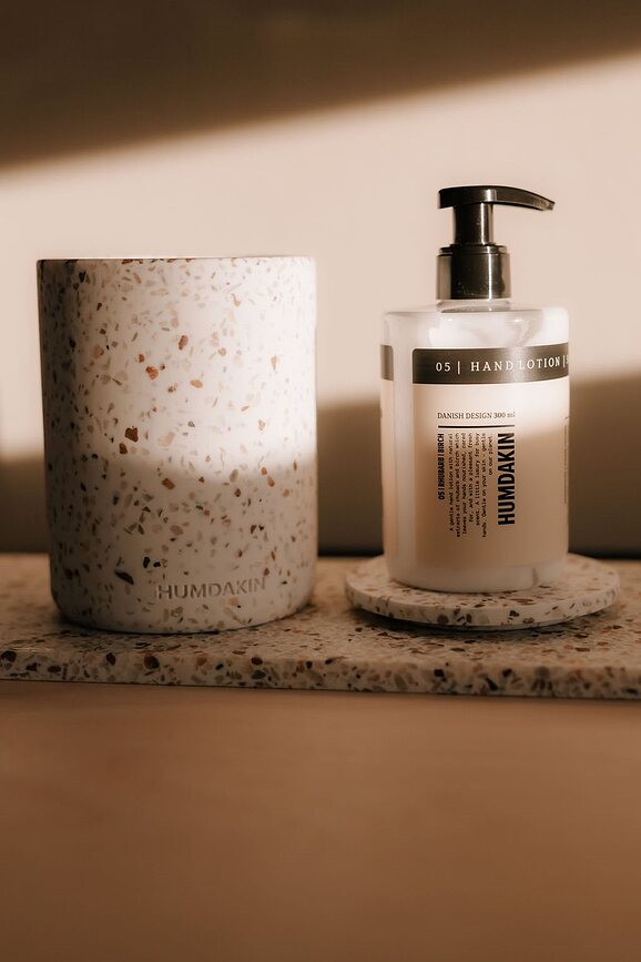 Contenedor de almacenaje Humdakin Lucca Terrazzo, beige, con tapa