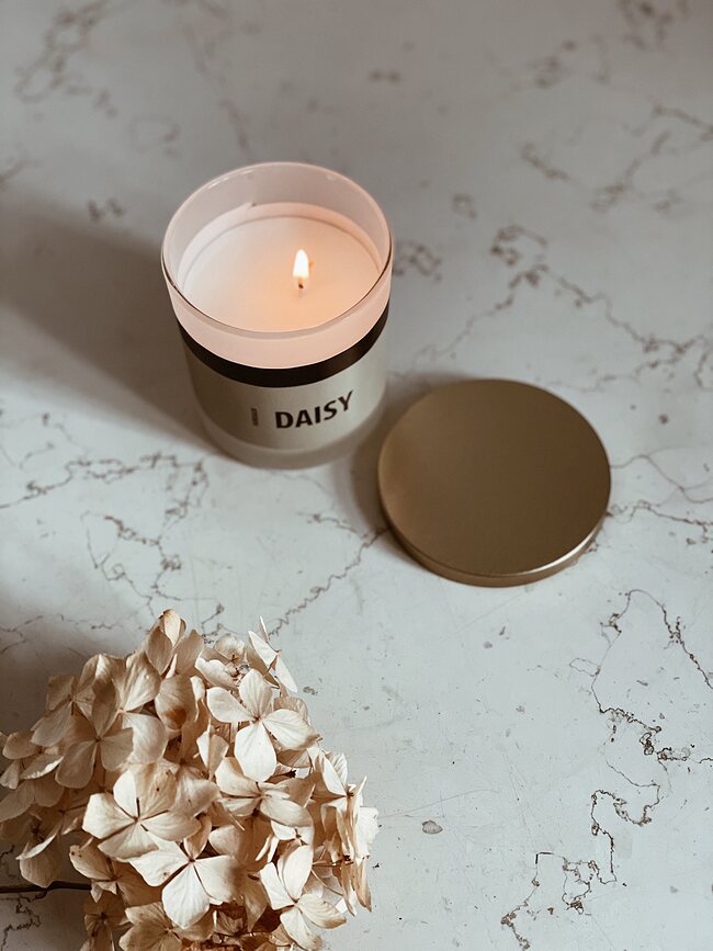 Humdakin Daisy Dišeča sveča, 8 cm