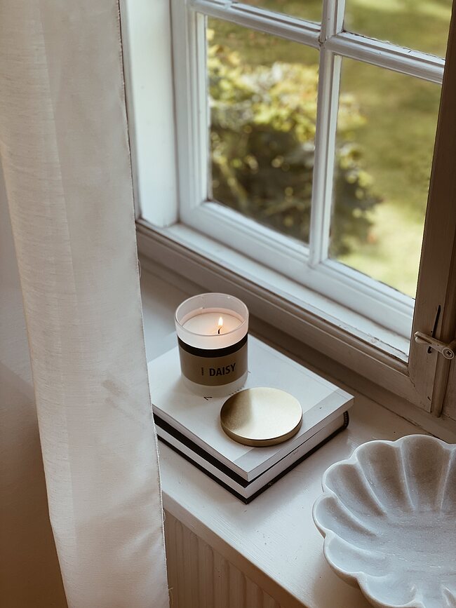 Humdakin Daisy Dišeča sveča, 8 cm