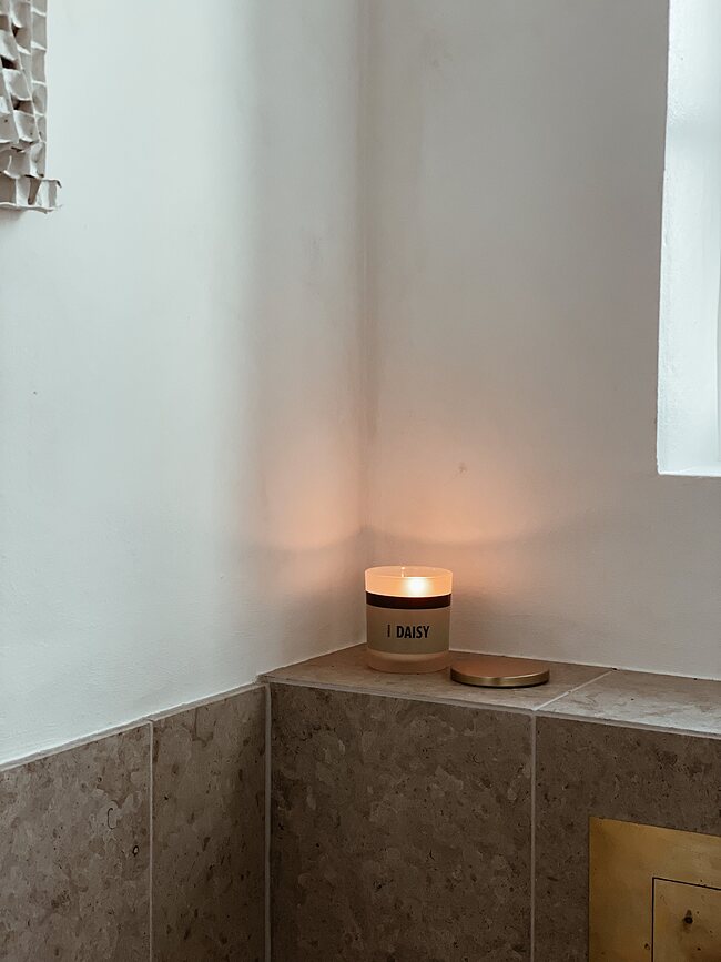 Humdakin Daisy Dišeča sveča, 8 cm