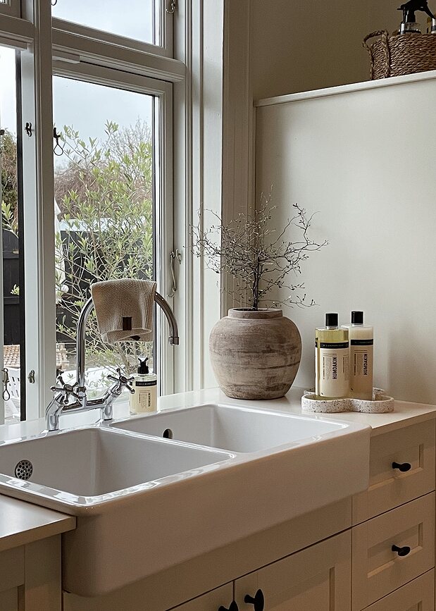 Humdakin Milo za roke, ognjič in žajbelj, 300 ml