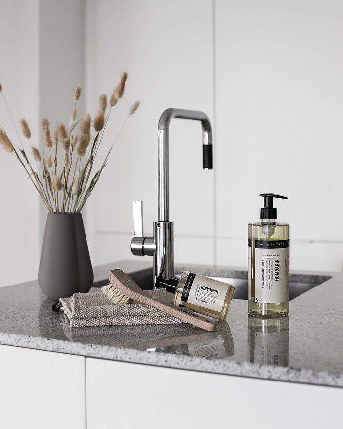 Humdakin Milo za roke, ognjič in žajbelj, 300 ml