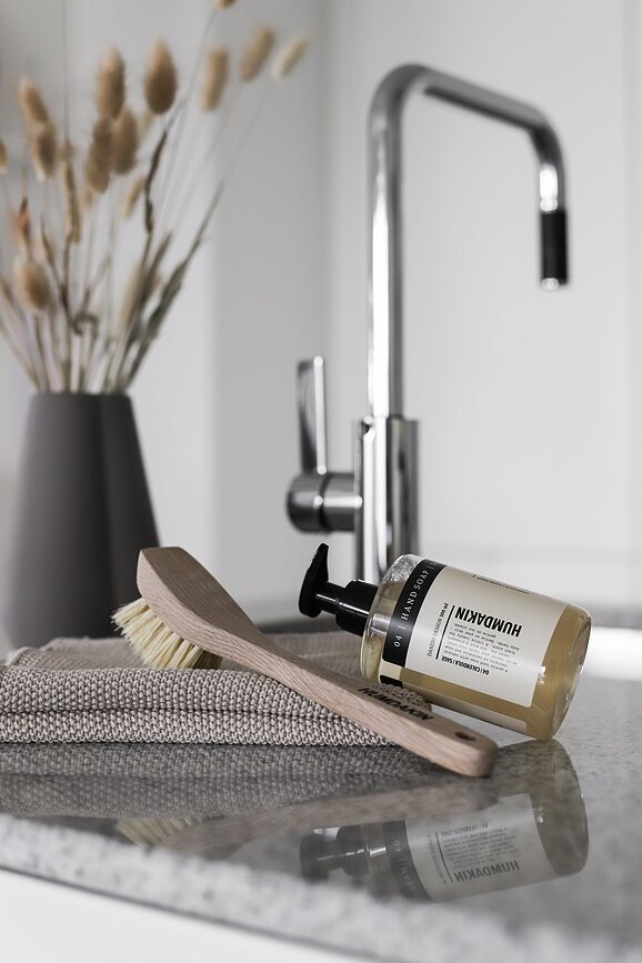 Humdakin Milo za roke, ognjič in žajbelj, 300 ml