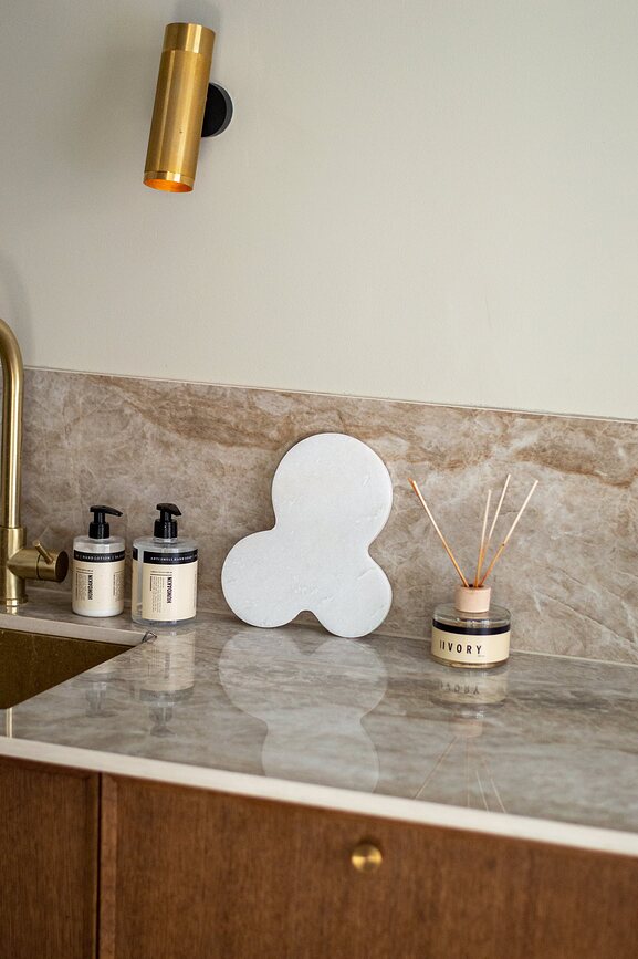 Humdakin Skagen Marble Pladanj dekorativni prirodni mramor