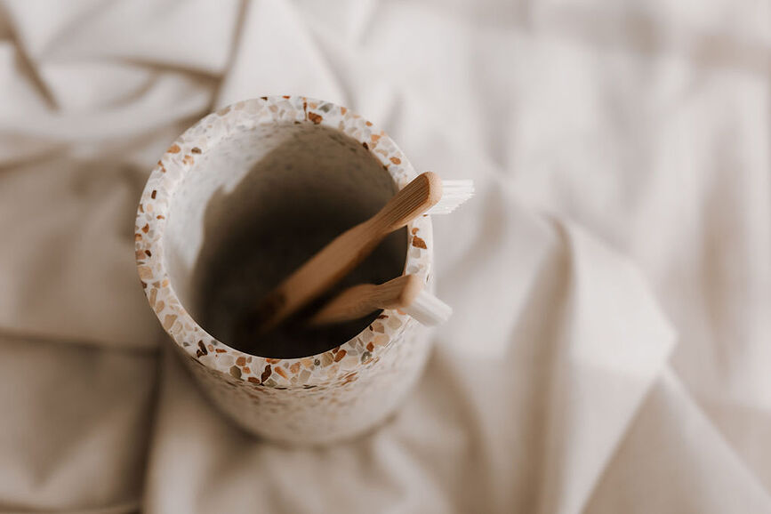 Humdakin Terrazzo Držač za četkice bež