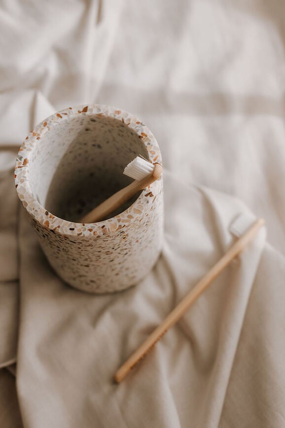 Humdakin Terrazzo Držač za četkice bež